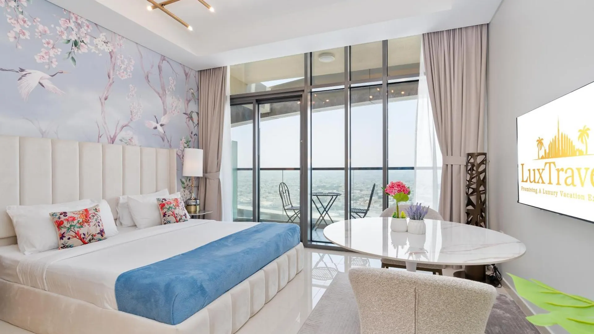 Апартаменты Aykon City Panoramic Skyline View Дубай